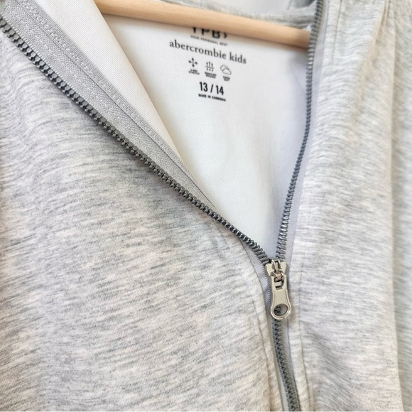 YPB > Abercrombie Kids Light Gray Zip-Up Hoodie 13/14 - Picture 4 of 6